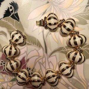 Joan Rivers Gold and Cream Bracelet ⚜️ A  gorgeous, unique statement piece! EUC!